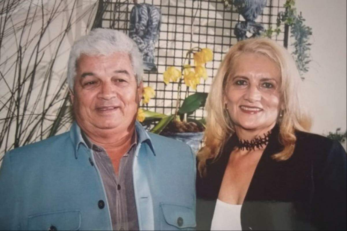Altos quilates: Jovassi Correia Dias (aqui na foto com esposa Jualice) é o aniversariante deste dia 7/6 (sábado). Gente que faz esta cidade. Muito.